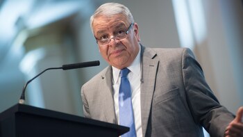 Benjamín de Hoyos Estrada, autoridad