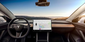 Tesla enfrenta el inminente lanzamiento