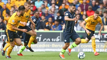 Agüero, titular, maniobra ante varios