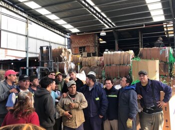 Marcelo Tinelli en la cooperativa de cartoneros de Villa Itatí, Quilmes