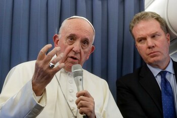 El papa Francisco junto con el jefe