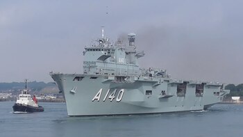 El buque desplaza 22.000 toneladas