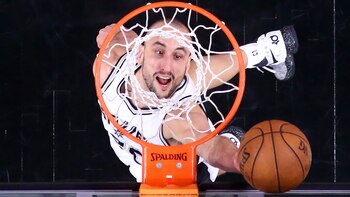 Emanuel Ginóbili hizo campaña a