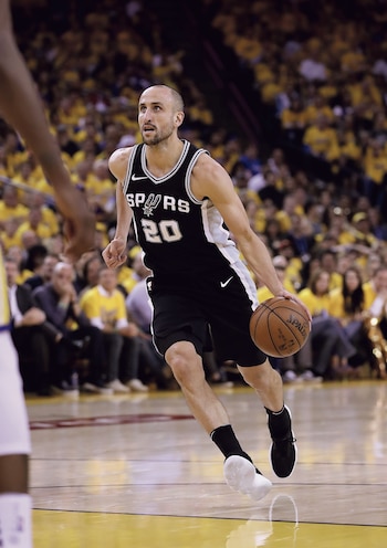 Manu Ginóbili con la camiseta