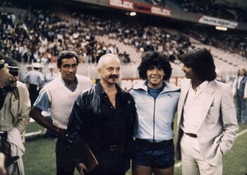 Un abrazo de genio a