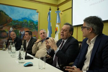 El ministro de Turismo de