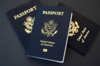 El pasaporte deberá caducar como