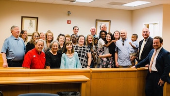 La familia Zezulka celebra la