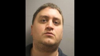 La ficha policial de Nicholas