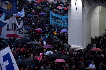 La multitud en la esquina