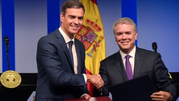 Pedro Sánchez junto con Iván