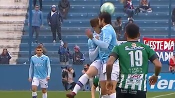 El ex San Lorenzo golpeó