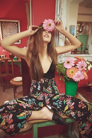 Crop top ($ 3.250, Becci),