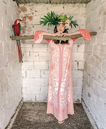 Túnica estampada con mangas a contratos ($