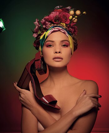 Zapato de charol con taco