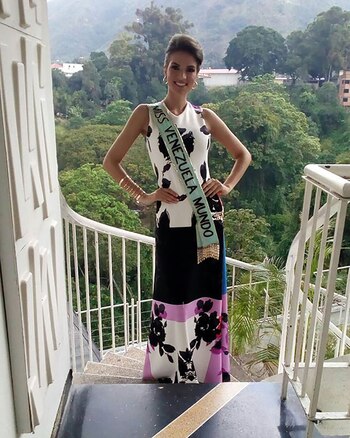 La joven demandó al popular