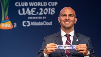 El argentino Esteban Cambiasso participó del sorteo