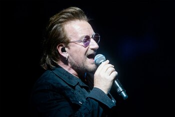 Bono, el líder y vocalista