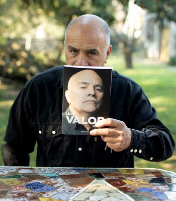 El libro, prologado por Andrés