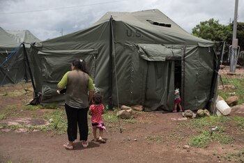 Una madre y una niña
