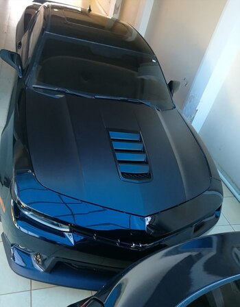 Las autoridades incautaron 12 vehículos