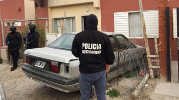 La policía de Trelew , en uno de los allanamientos