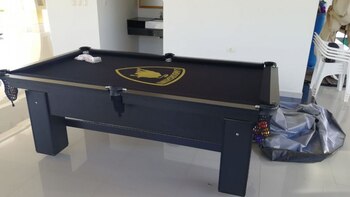Una mesa de pool en