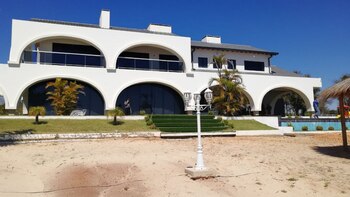 La mansión del narco “Cucho”