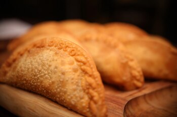 Comenzaron haciendo empanadas en el lavadero de la casa de Tucho