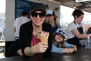 Narda Lepes junto a Leia