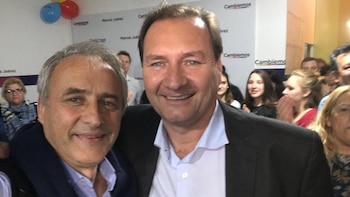 El diputado Héctor Baldassi junto a Pedro Dellarosa