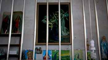Una pintura religiosa tras las