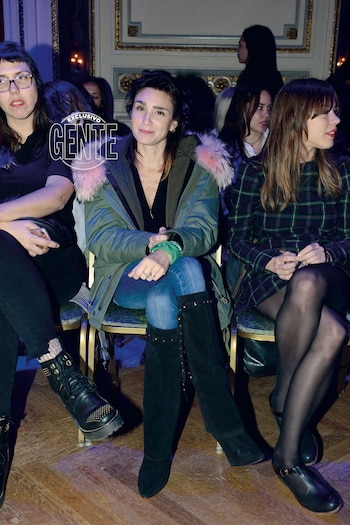 Valeria Bertuccelli en primera fila.