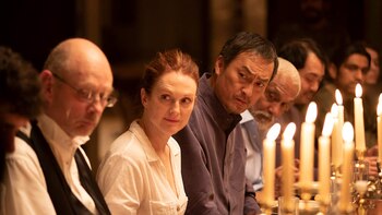 Demián Bichir fue originalmente contratado para interpretar al General Benjamín, pero luego en la producción fue reemplazado por el actor Tenoch Huerta.