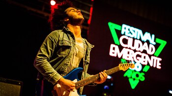 La presentación especial de Cazzu,