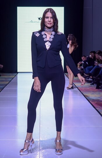 Guadalupe Juarez para Reina Mora