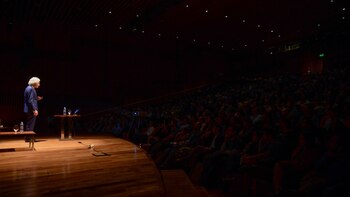 El científico consideró “necesario” modificar