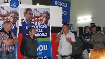 El barra, como orador en