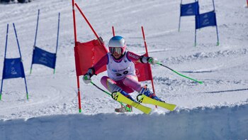 Práctica de esquí alpino (Facebook Federación Argentina de Ski y Andinismo)