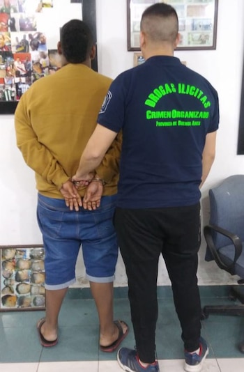 El hombre, de 20 años, es de nacionalidad colombiana y atendía una peluquería