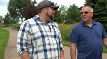 Nathan Boos junto a su