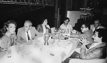 Virginia Vallejo en una comida