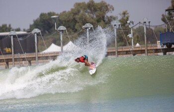 Un surfista en el campeonato