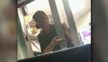 “No hablo inglés” “Nadie en