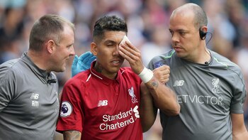 Roberto Firmino sufrió una dura