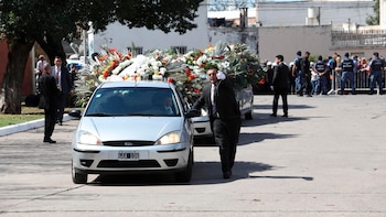 El sepelio duró hasta el