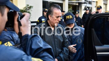 Oscar Thomas (Adrián Escandar)