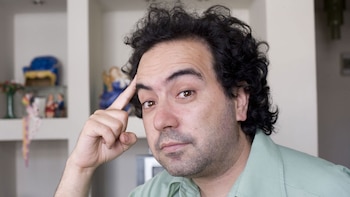 Gumucio escribe regularmente columnas de