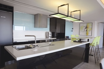 Cocina con luces en barra(Fotos: