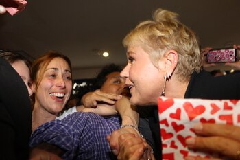 Decenas de fans fueron a